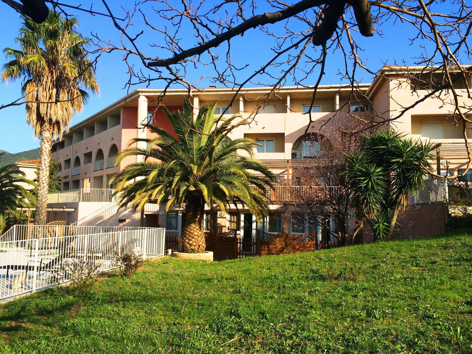 Adonis Saint Florent Exteriör bild
