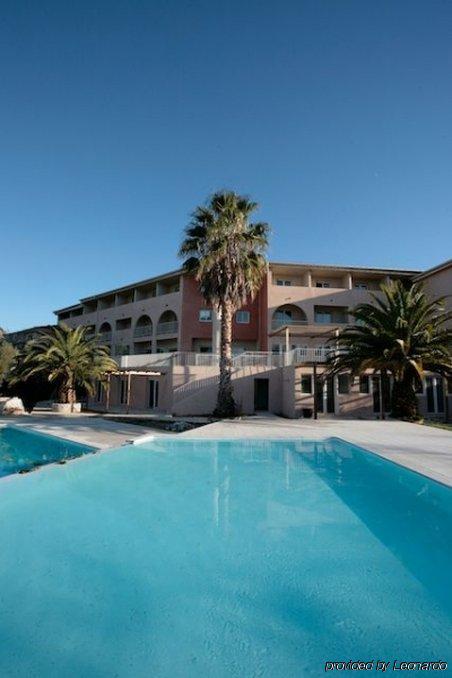 Adonis Saint Florent Bekvämligheter bild